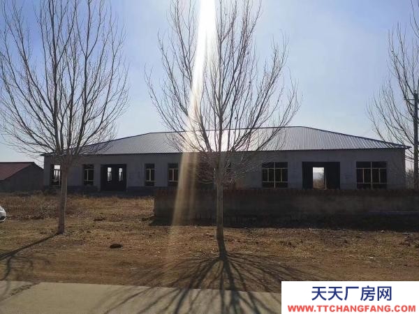 龍江房子在罕達(dá)罕村和三合村交匯處。洗浴中心