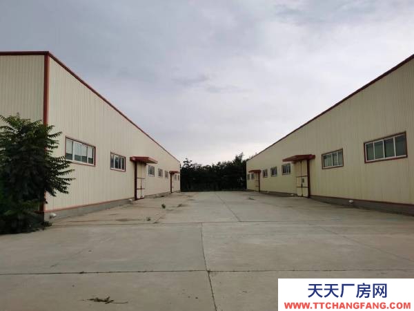 吳忠市利通物資倉(cāng)庫(kù) 工廠閑置倉(cāng)庫(kù),交通便利,水電等設(shè)施齊全,面積大,租金低。