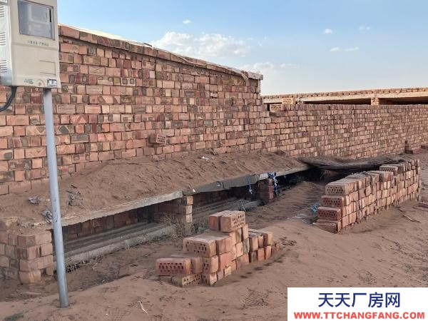 吳忠市鹽池養殖廠 養殖方便快捷,可養羊,養雞。草料房,洗羊池,水井,住宅區都有