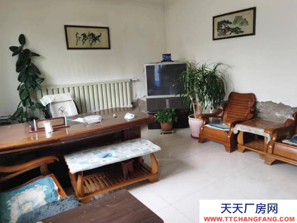 石嘴山市平羅機加工廠房 平羅縣農(nóng)牧場有庫房及住房二合一