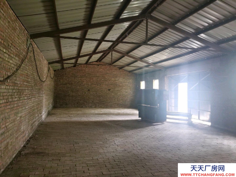 (出租) 赤峰在當鋪地開發區一個大院里的一棟密封倉庫，用于倉儲或小型加工廠