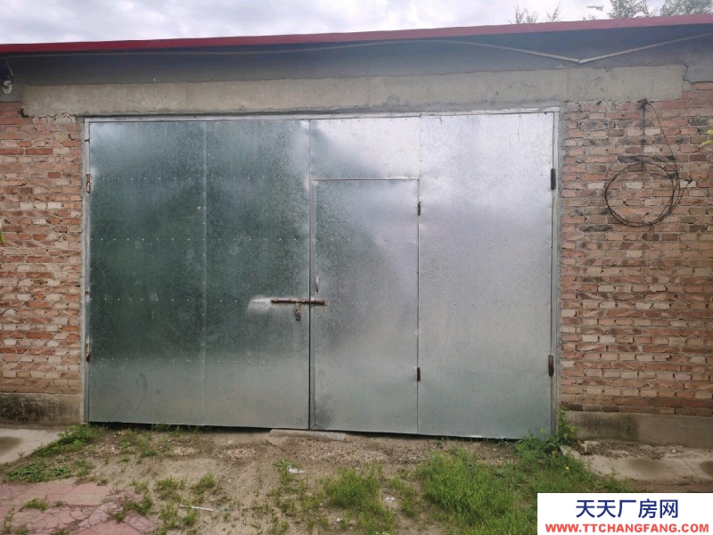 (出租) 赤峰在當鋪地開發(fā)區(qū)一個大院里的一棟密封倉庫，用于倉儲或小型加工廠