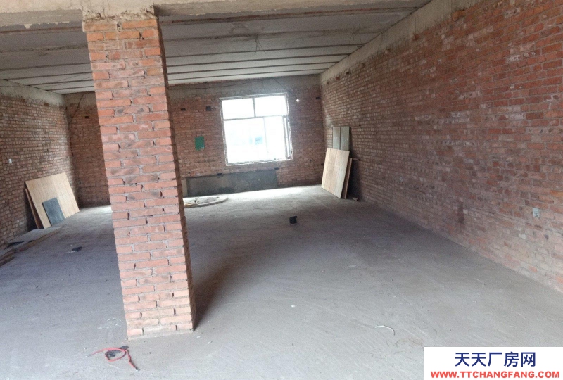 (出租) 赤峰簡裝，沒鋪地磚，打墊層，有照明。