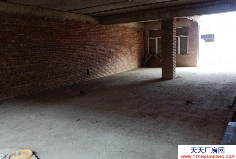 (出租) 赤峰簡裝，沒鋪地磚，打墊層，有照明。