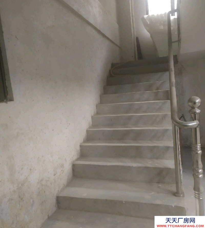 (出租) 潮州湘橋區新廠房，水電齊，有2噸電梯，距離綠榕西路200米適合淘寶