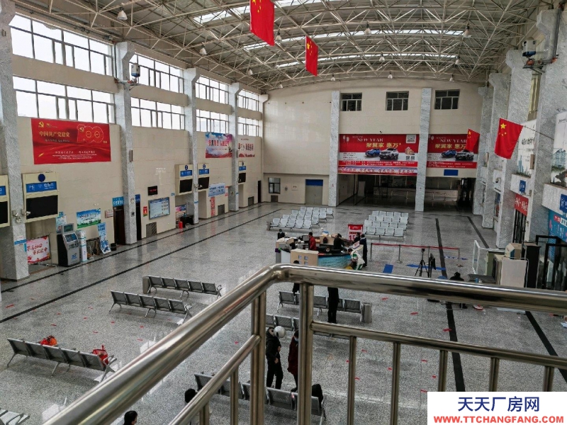 (出售)赤峰 三層樓加兩處超大停車場