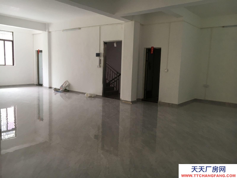 (出租) 潮州湘橋區潮楓路御星灣沐足斜對面直入50m-可辦公或倉庫