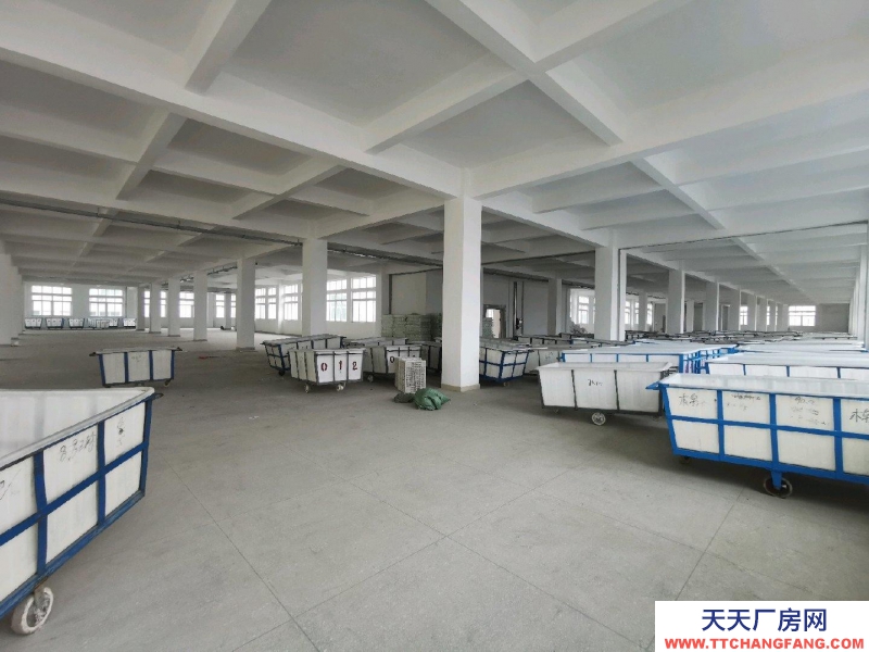 (出租)  潮州湘橋區(qū)正規(guī)廠房出租，每平5.5元成品倉庫