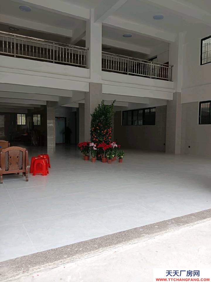 (出租) 潮州潮安每層300平方，做倉(cāng)庫(kù)、電商，辦公、快遞打包