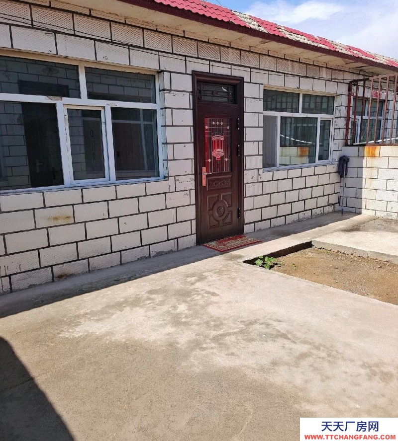 (出售) 鄂爾多斯精裝修平房一套，緊鄰馬路邊