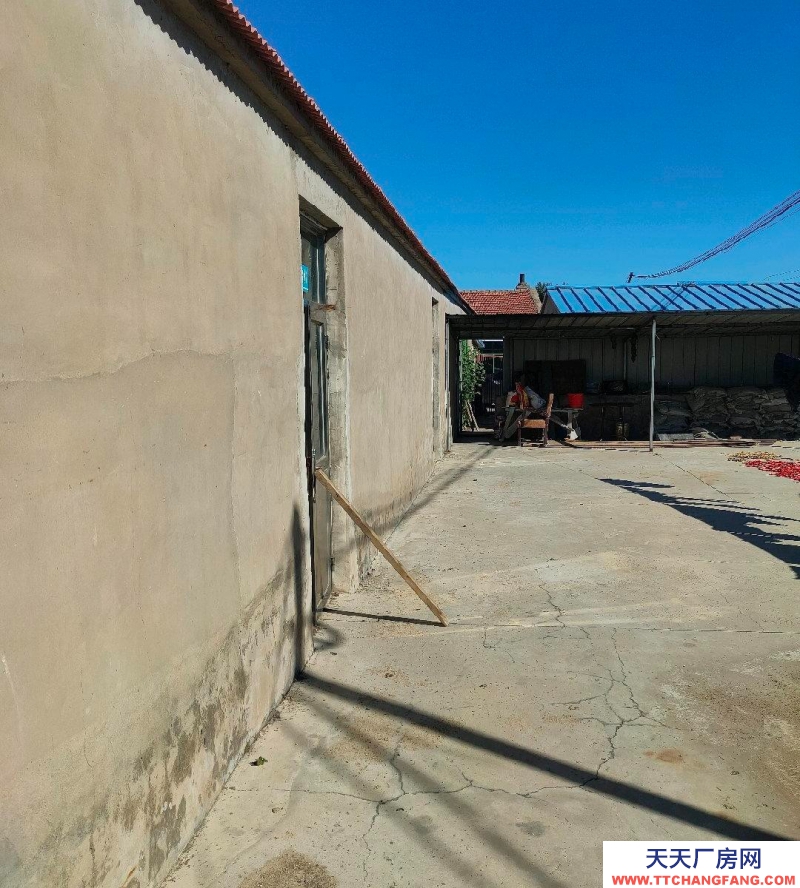 (出租) 通遼院內寬敞，帶廁所，有三相電，有水，可進大車。