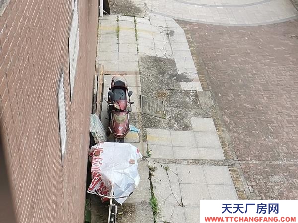 福州市連江物資倉庫 靠近萬家廣場，交通方便。