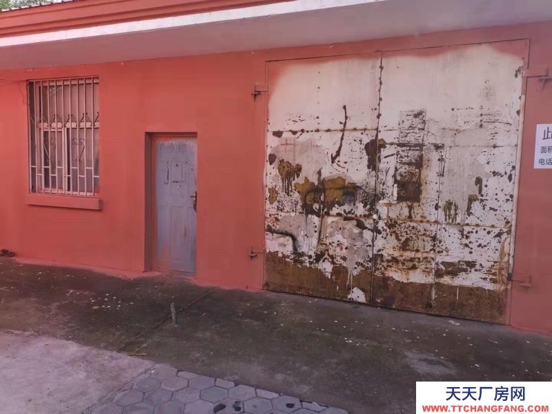 (出租) 道南二道街西云杉小區(qū)38號(hào)樓車(chē)庫(kù)出租