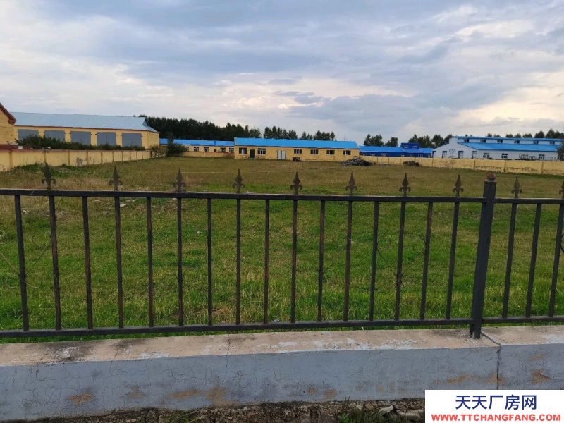 (出租) 出租出售呼倫貝爾市蒙拓農(nóng)機有限公司附近一院落，有機井三項電