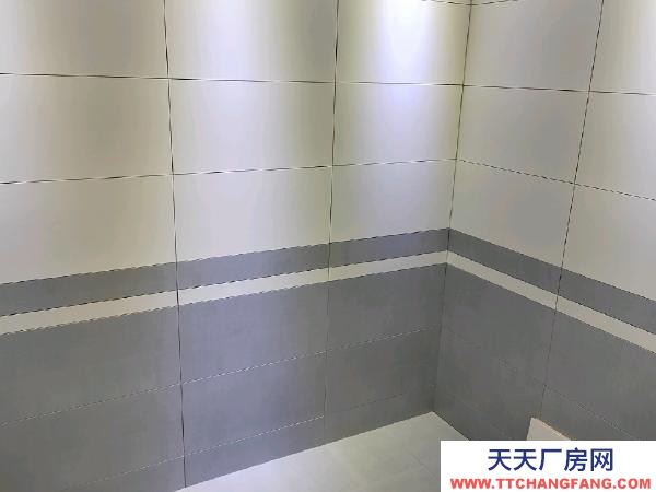 讓胡路明湖公館附近，半地下室，面積660平米，集中供熱