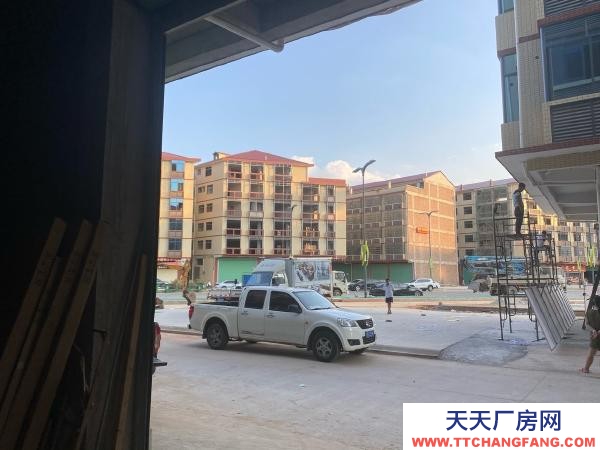 贛州市南康物資倉(cāng)庫(kù) 位于康復(fù)中心旁，交通便利鄰主干道