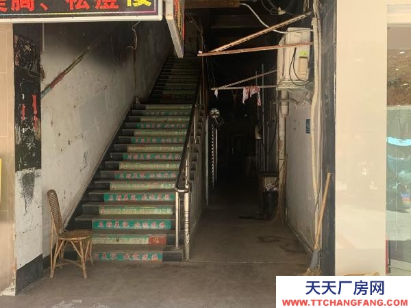 贛州市瑞金物資倉庫 紅都廣場步行街市中心可用于倉庫，或者賣點小零食
