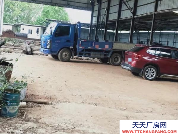 贛州市信豐機(jī)加工廠房 水東狗仔嶺下，坪石方向，馬路邊距縣城兩公里左右位置