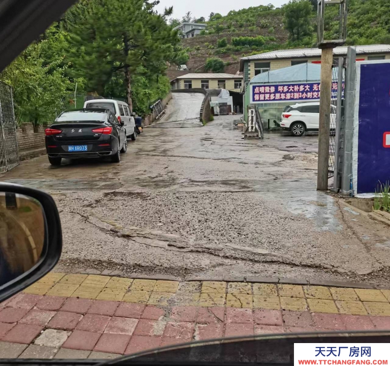承德 雙橋(出租) 急租：高廟臨街飲料廠房，通水三箱電，價錢面議