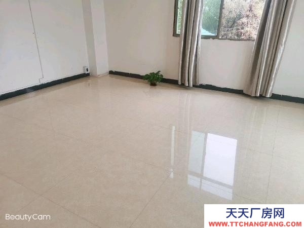 贛州市信豐物資倉庫 一樓二樓可辦公可做小廠房可做倉庫，三樓5間住宿