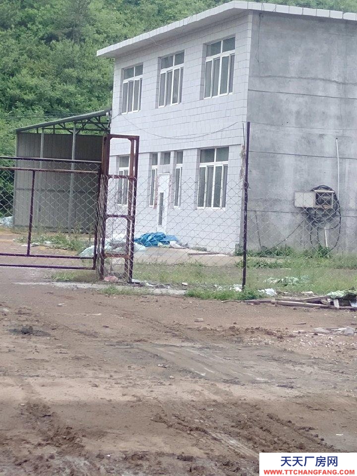 承德 雙灤(出租) 交通方便，大車能進(jìn)院，可做廠房，倉庫有三項電，水井