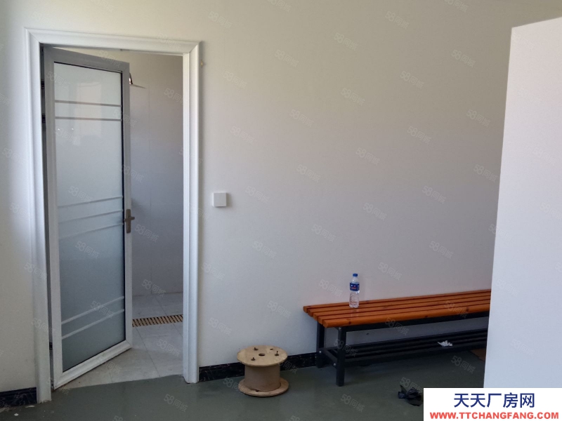 承德 開發區(肉制品廠房出租) 占地20畝 建筑用地 房屋2000平 交通便利 空氣能地暖