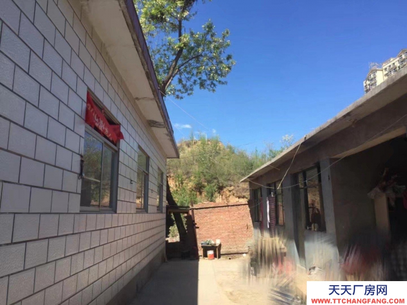 承德 開發區(出租) 大石廟迎賓路南互通公交樞紐站附近土地 ，平房。