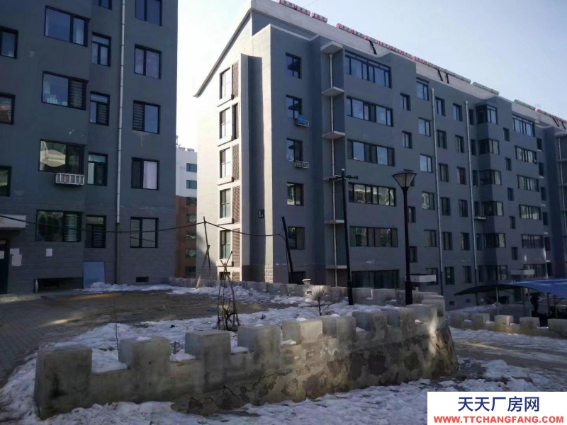 承德 開發區(出租) 大石廟偏嶺經濟適用房小區，位于港灣花園二期，有車庫、倉庫招租