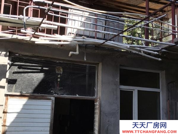 西安近鄰大道，院落干凈利落。