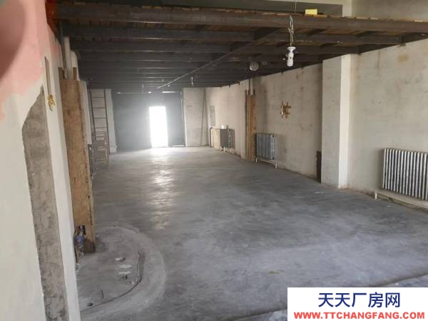 綏芬河青云路東二中集資樓2期2號(hào)樓1樓門(mén)市