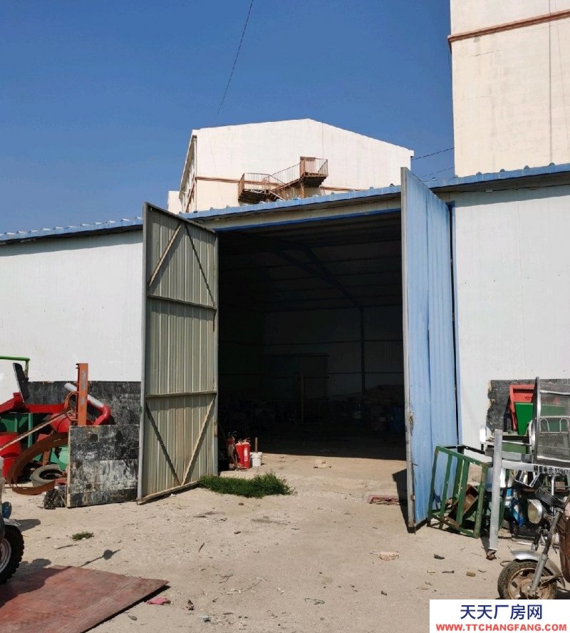 (出租) 臨河區(qū)先鋒橋附近225平米左右的大型庫房出租，有照明電。