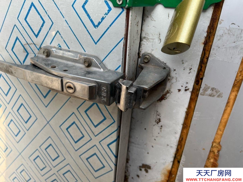 承德 隆化(出租) 本人有兩個(gè)冷庫(kù)，每個(gè)20平，位于隆化縣缸瓦窯溝，貨車能到