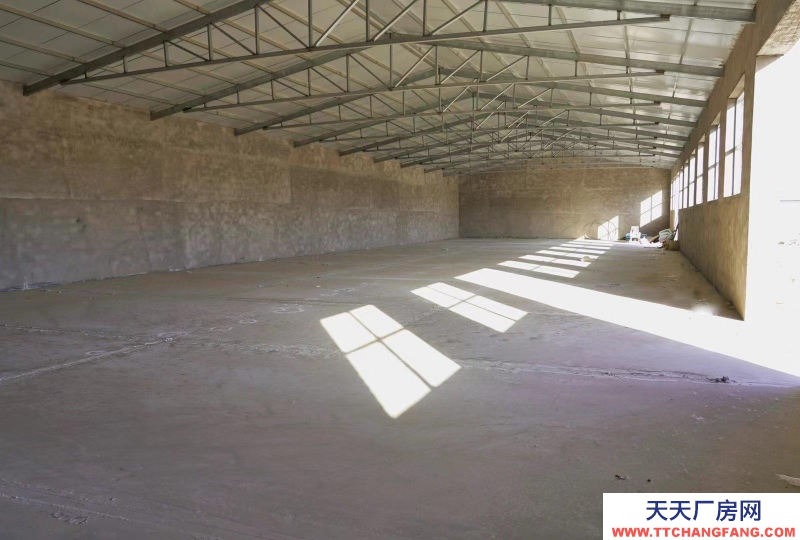 (出租) 體校東墻大暖水電手續(xù)齊全，可以進(jìn)大車，庫房