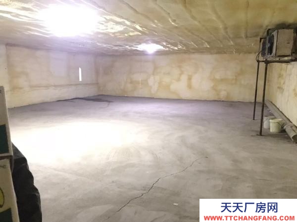 北林平房倉庫，有制冷設備，可達到零度左右，也可當作普通倉庫使用