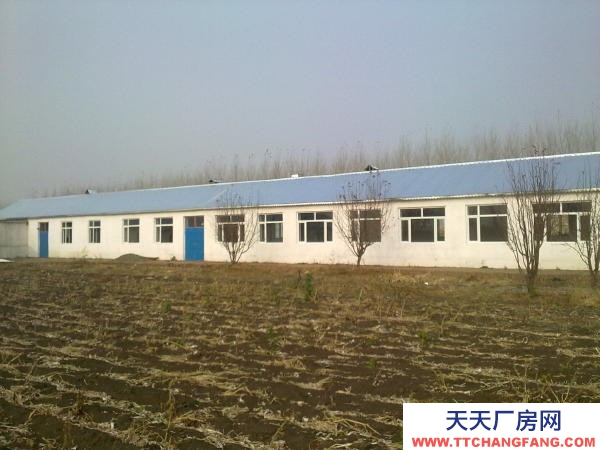 蘭西原是學校，后個人買入，改造成包裝袋廠房。