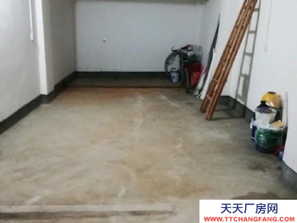 贛州市上猶物資倉庫  車庫出租，第五小學(xué)旁光華莊園 倉庫 42平米