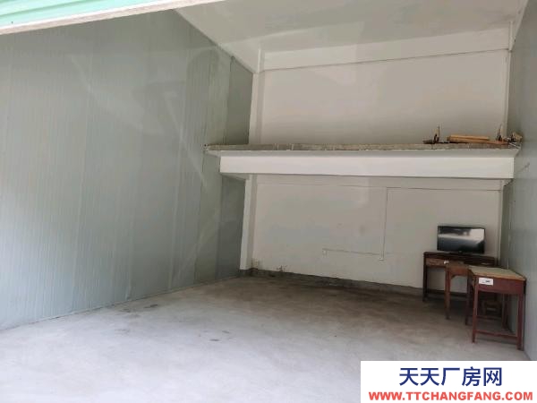 贛州市興國(guó)物資倉庫 可用工作室，倉庫等等……交通方便，價(jià)格實(shí)惠，