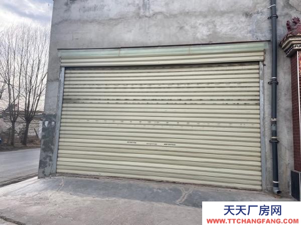 大通臨近嘉寶市場(chǎng)，在向陽(yáng)堡村一村