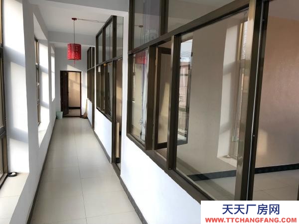 樂(lè)都西崗村 倉(cāng)庫(kù) 廠房 農(nóng)家樂(lè) 賓館都可以帶停車(chē)場(chǎng)