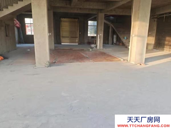 九江市德安機加工廠房 位于105國道旁交通便利，己通三相電四周有空地，獨棟私房