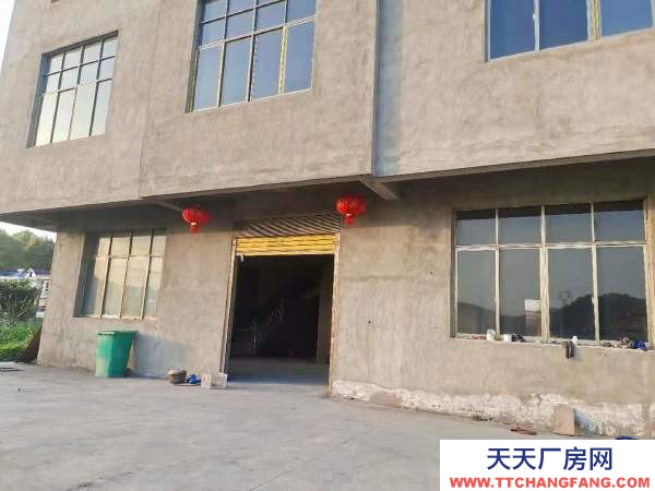 九江市德安機加工廠房 位于105國道旁交通便利，己通三相電四周有空地，獨棟私房