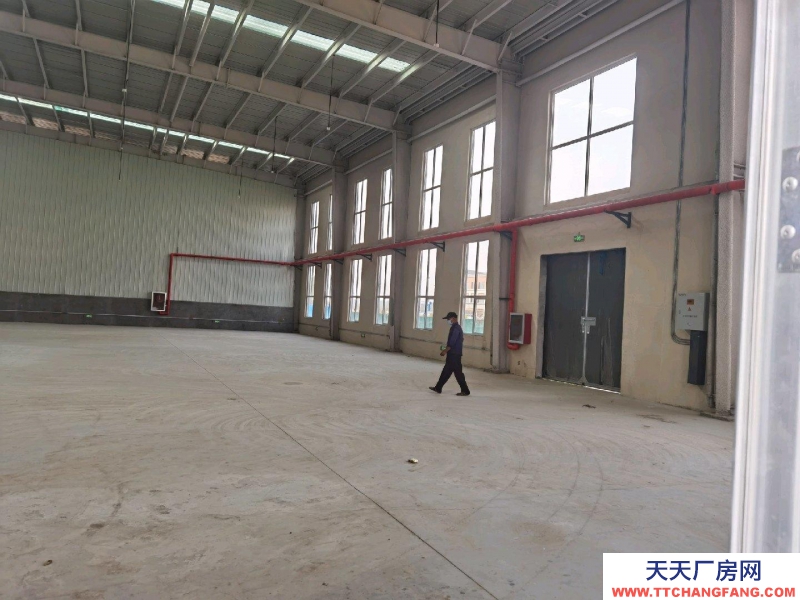 定州 西城(調味料廠房出租) 寬24米，長80米，檐高9.5米。中間可以隔開。