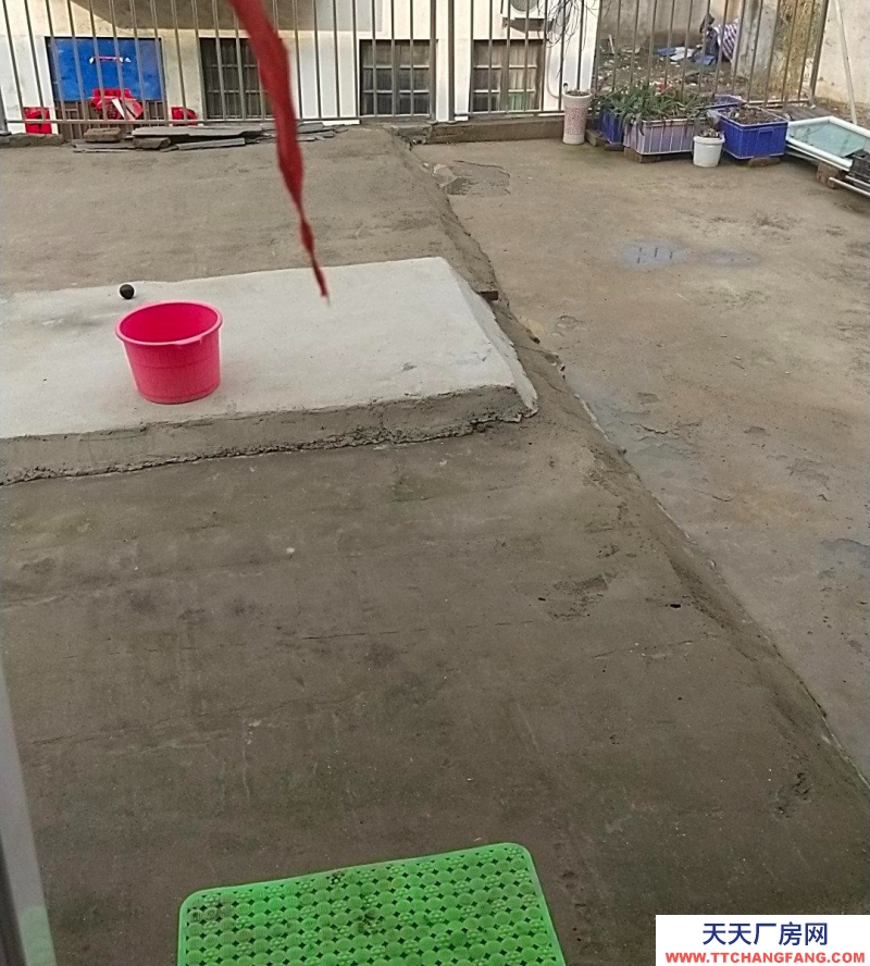 (出租) 門口地方大，出入方便，