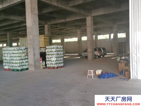 宜春市樟樹物資倉庫 六碼頭散貨場，有鐵路專用線直通庫房里。