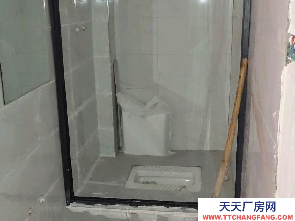 宜春市萬載物資倉庫 房子在龍河星城雨露家園，全新正在裝修中