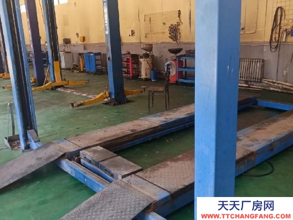 新撫汽車修配廠出租，設備齊全，臨近馬路位置好