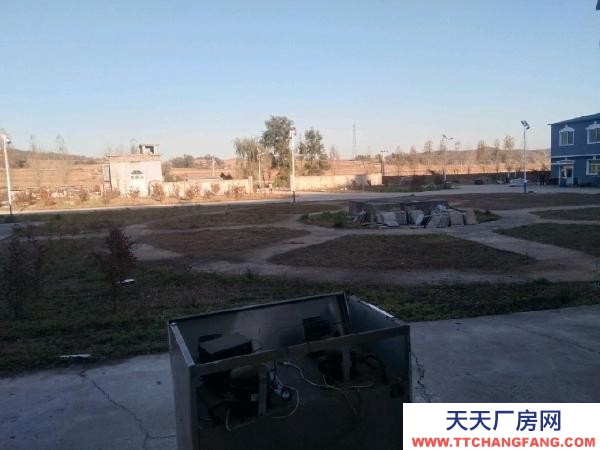 東洲有精裝修辦公室，庫房，有水井，有三相電。