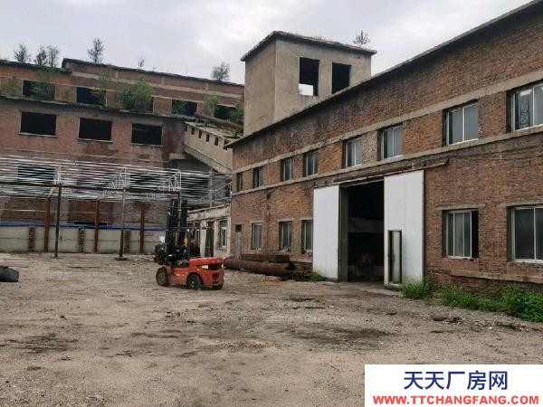 望花個人產(chǎn)權(quán)。鋼筋舉架特別高，適合辦廠、辦公、當(dāng)大型倉庫等用。