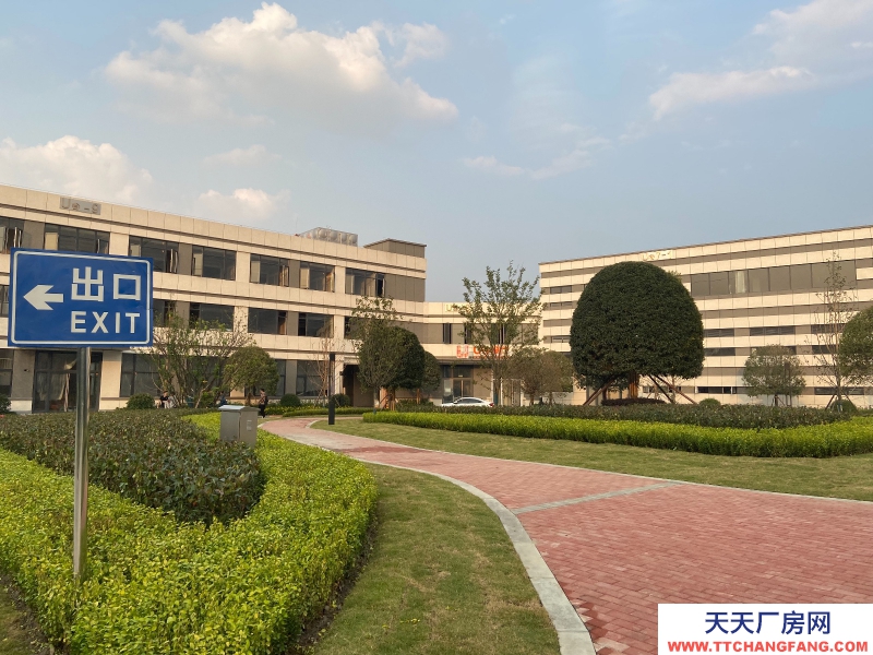 城北單層鋼結構現房出租，高速路口，花園廠房！