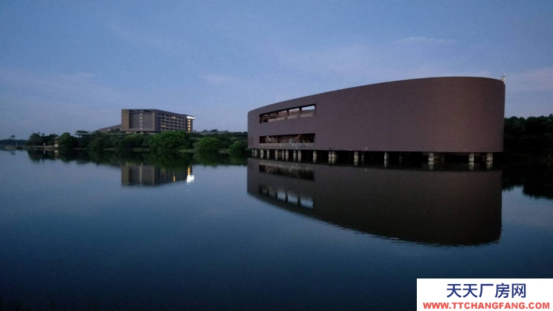 東莞市謝崗鎮１００００平方米獨棟廠房倉庫出租